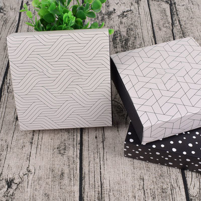 Выдвижная коробка 13 * 13 * 3,5см